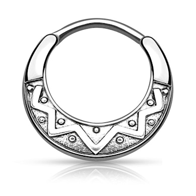 Septumpiercing met aztekendesign