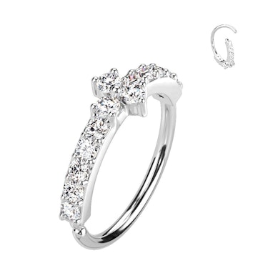 Ring met driehoekige middensteen