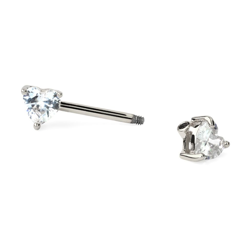 Tepelpiercing met hartvormige steentjes