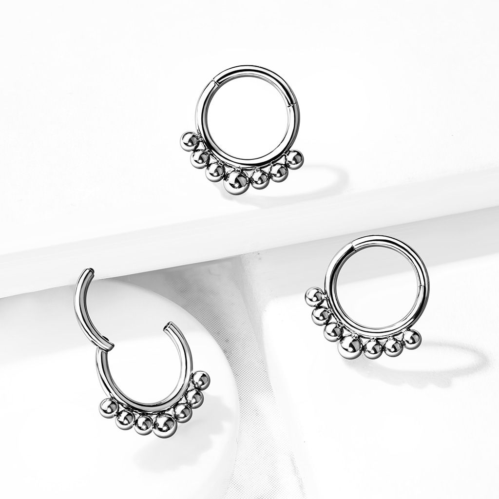 Titanium ring met scharnier en kleine kraaltjes
