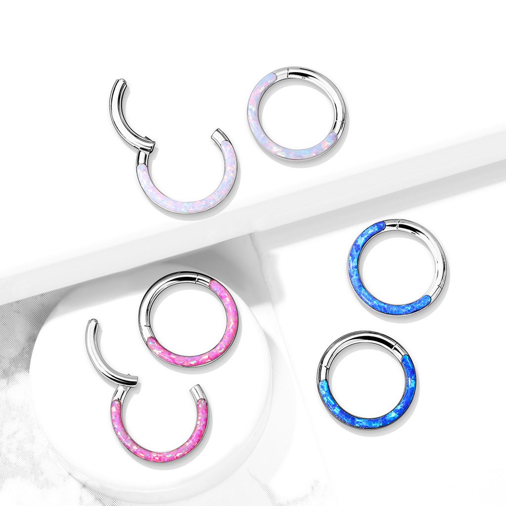 Ring van titanium met scharnier en opaalsteen