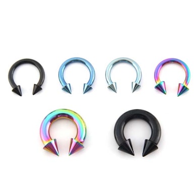 Grote hoefijzers met spikes in vele kleuren