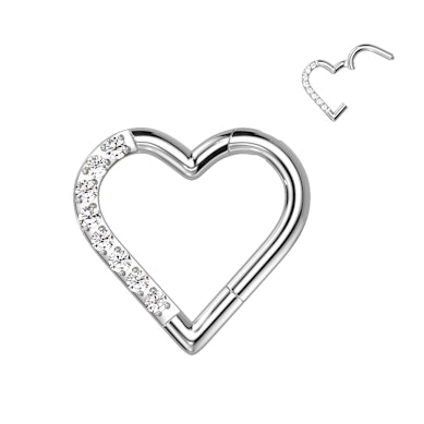 Hartvormige ring uit titanium met CZ stenen