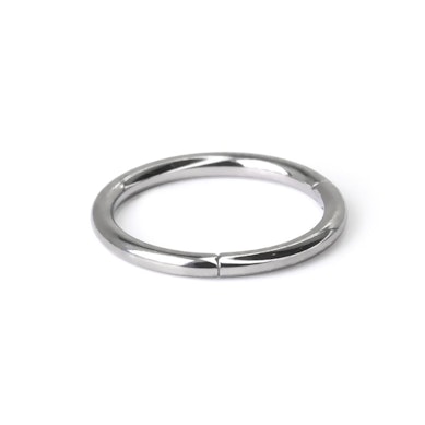 Gesloten ring uit titanium met scharnier