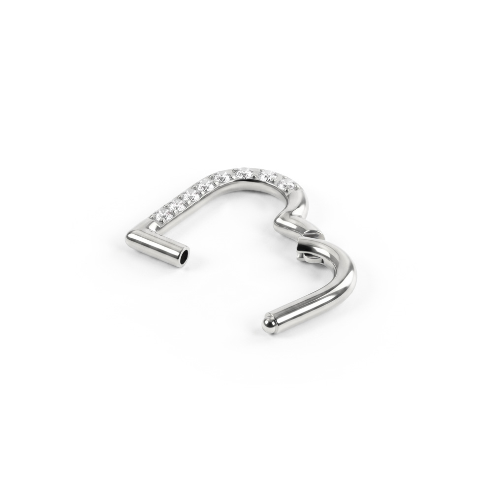 Hartvormige ring uit titanium met CZ stenen