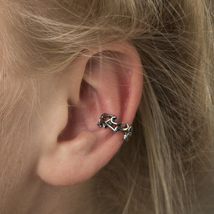 Earcuff met gaatjespatroon