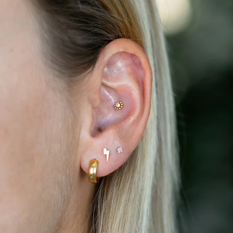 Labret met kleine balletjes en interne schroefdraad
