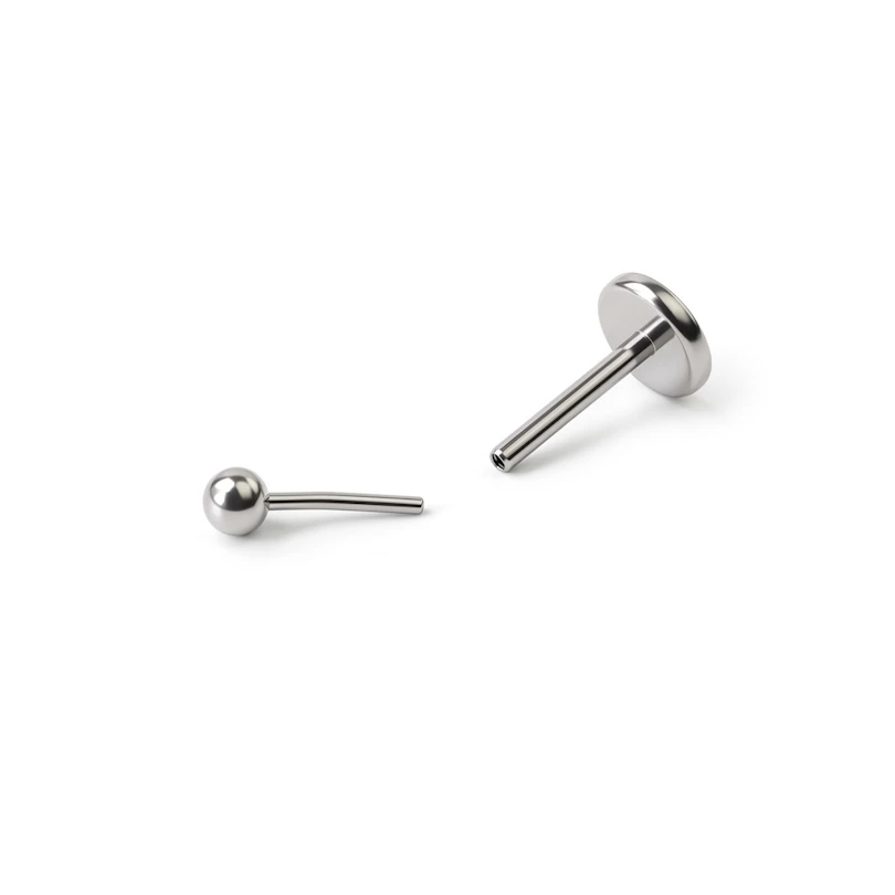 Push-in labret uit titanium