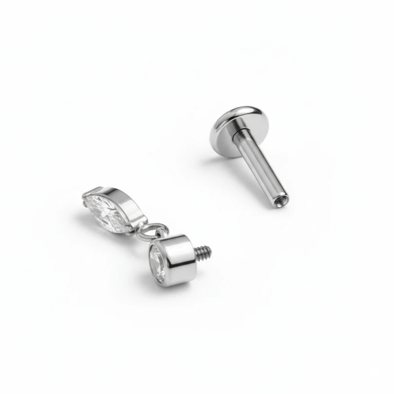 Titanium labret met elegant markies bedeltje