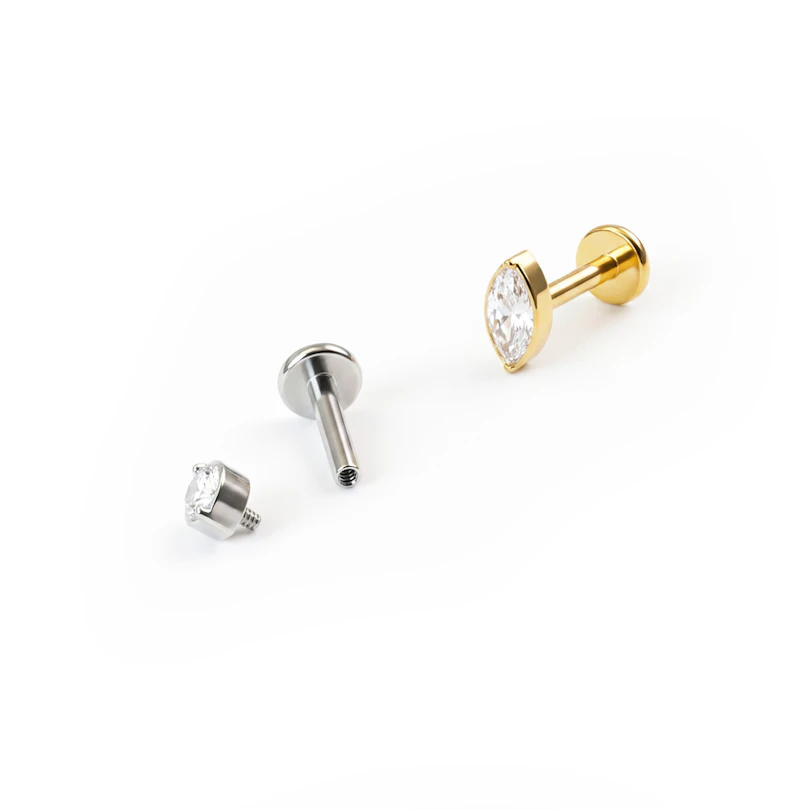 Titanium labret met marquise snit steen