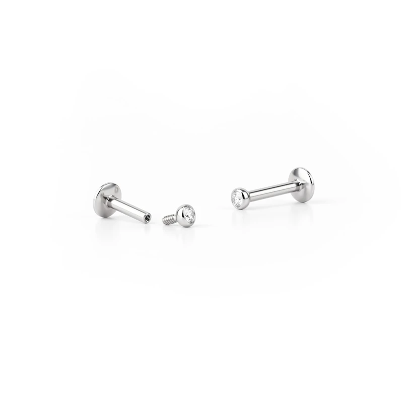 Labret met kleine stud met interne schroefdraad