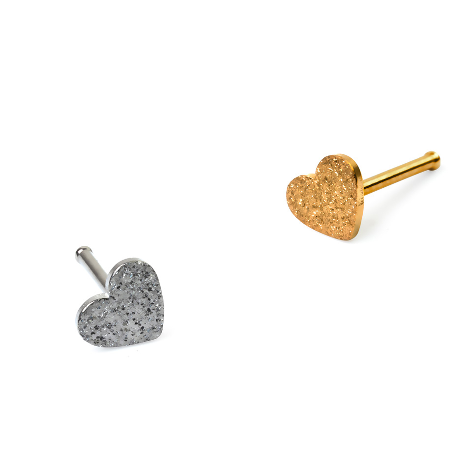 Neusstaafje met diamanten hart