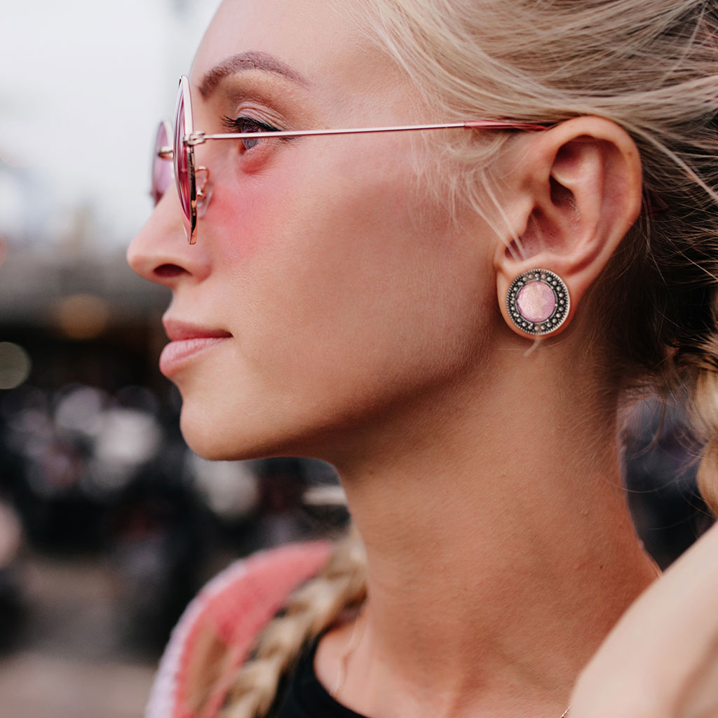 Plug met geoxideerde front en roze steen