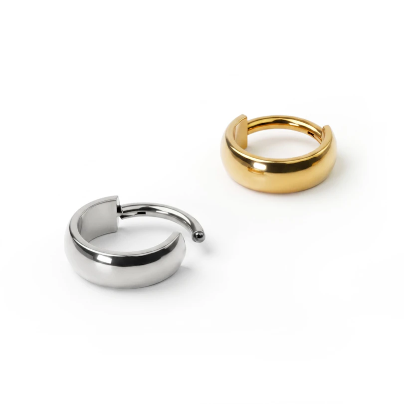 Scharnierende segment ring van titanium met naar buiten gerichte welving