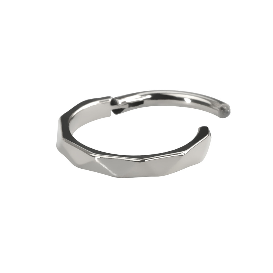 Neusring van titanium met diamantpatroon