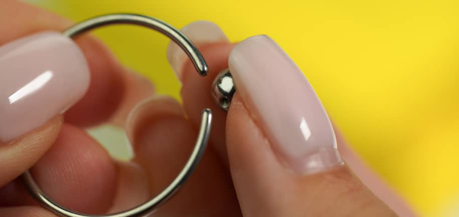 Veilig Je Piercing Sieraden Openen en Sluiten