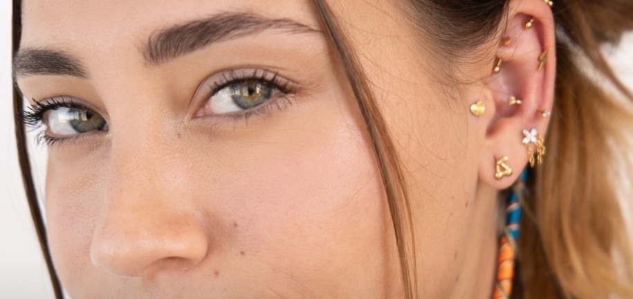 Piercing Methoden Pistool Of Naald Piercing Methoden Pistool Of Naald